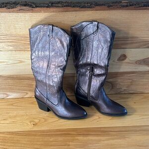 NWT cowgirl boots